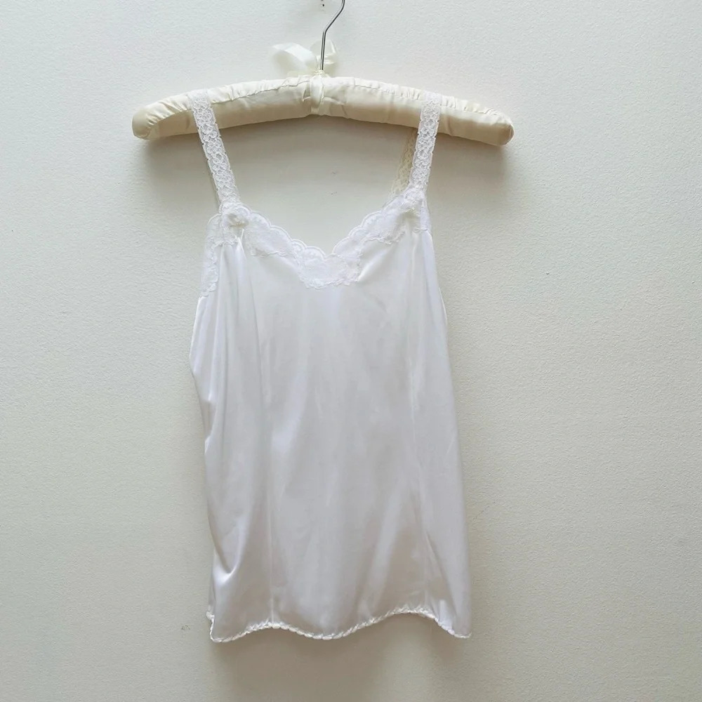 Vintage - NWOT Lace Trimmed Camisole